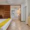 Poolside Villa - Hibiscus 40b