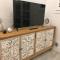 Hamptons In Rye Green Cottage 3 Mins to Hot Springs!