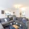 Laman Lodge, 6,15 Laman Street - Air Conditioned unit with spectacular views and free Wi-Fi