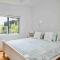Large Tugun Modern House minutes to the beach