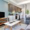 Backup-Powered Elegant Mountain View Apartment - Kapsztad