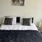 A Home from Home -2 Bed Flat & Free Driveway Parking