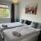 A Home from Home -2 Bed Flat & Free Driveway Parking