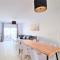 Coastal Getaway: 2 Apartments for up to 14 guests! Light-flooded and Spacious - Ларнака