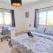 Coastal Getaway: 2 Apartments for up to 14 guests! Light-flooded and Spacious - Ларнака