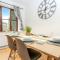 Detached House - Prime Location - Free Parking, Fast Wifi and Smart TVs with Sky TV and Netflix by Yoko Property - Milton Keynes