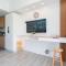 Amani Grand #332, Near Mactan Airport,Fast WIFI, Netflix & Pool