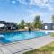 Awesome Home In Scherpenisse