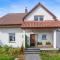 Gorgeous Home In Miciszewice With Wifi - Mściszewice