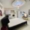 Sheryll Escapes - Kandi big 1 BR, king bed, free housekeeping, fiber fast internet