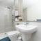 One bed flat with additional double mattress suitable for 4