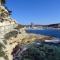 grand studio terrasse de standing, pleine vue village et proche mer