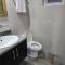 Sheryll Escapes - Kandi Palace Posh 9th floor new studio with King bed and housekeeping