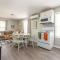 Luxury 1 bed APT near Five Point. Pets welcome!