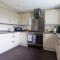 Syster Properties Serviced Accommodation Leicester 5 Bedroom House Glen View - Leicester