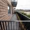 Newly Built Spacious Apartment easily accessible to Luton Airport, Town centre and station