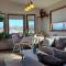 Airport Waterfront Cottage w transportation