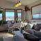 Airport Waterfront Cottage w transportation - Alto