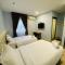 U and Me Hotel KULAI