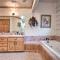 Brookings Vacation Rental Lodge on 88 Acres!