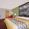 Super 8 by Wyndham Denver Central - دنفر