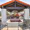 Pool and Putting Green Pet-Friendly Glendale Home - Phoenix