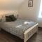 Newly refurbished studio, great location 8 studios