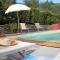 Farmhouse in Cortona wit garden and pool