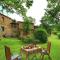 Farmhouse in Cortona wit garden and pool