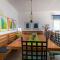 Big house with a huge garden and barbecue area! - 弗洛伊塔