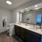 F7 Comfortable golf course townhouse within walking distance of Mount Washington Hotel