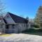 F7 Comfortable golf course townhouse within walking distance of Mount Washington Hotel