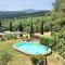 Tuscan dream, lux 2-bed apartment balcony and pool