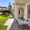 La Casita Blanca
