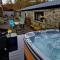 Fyne Byre Cottage - Barn Conversion with Hot Tub - Cairndow