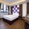 Azura Gold Hotel & Apartment