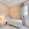 100m to a beach Spacious apartm