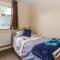 8A Rosewood Avenue
