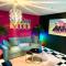 Capsule Miami Vice - Jacuzzi - Billard - Ecran cinéma & Netflix - Ping-Pong - Nintendo & Jeux-