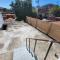 Large and comfy apartment, near DT and Principal Beach!