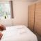 Walnut Flats-F4, 2-Bedroom with Ensuite - Parking, Netflix, WIFI - Close to Oxford, Bicester & Blenheim Palace - Kidlington