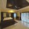 Luxurious 3-bedroom bungalow by the beach