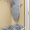 Sleeps 5 near ferry, train to Boston and downtown 3br apartment