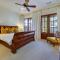 Large, Elegant Home Less Than 2 Miles to Ole Miss!