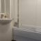 Spacious London apartment 5 min walk to Leytonstone Underground Station and 5 stops to zone 1 - Londýn