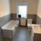 7 BR for 10 people in town