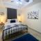 Quiet 2BR 2BA, Laundry, Wi-Fi, Near Shops & Restos - ماكالين