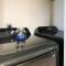Quiet 2BR 2BA, Laundry, Wi-Fi, Near Shops & Restos - ماكالين