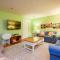 9 Reliance Way Harwich Cape Cod- -Normas Cape Escape