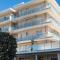 M340 - Marcelli, accogliente trilocale fronte mare con balcone